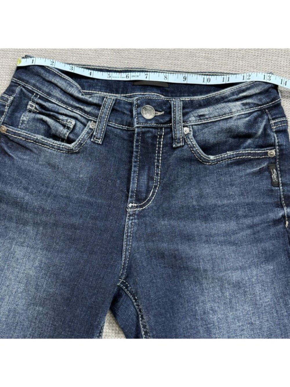 Silver Jeans Suki Womens Size 26W 31L Blue Denim Bootcut Leg Distressed Mid Rise - Picture 8 of 12